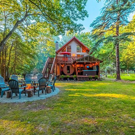 Poconos Ski Retreat With Sauna, Hot Tub, And Game Room Lake Harmony Zewnętrze zdjęcie