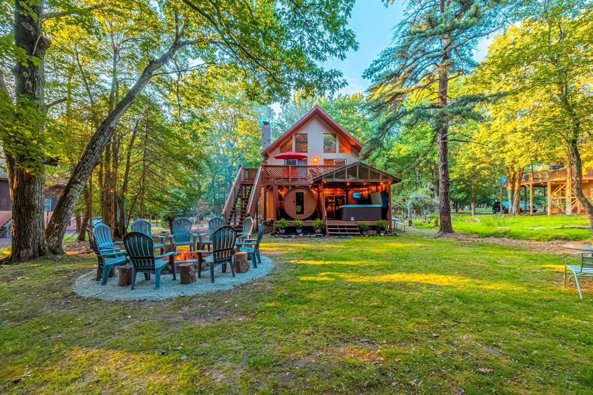 Poconos Ski Retreat With Sauna, Hot Tub, And Game Room Lake Harmony Zewnętrze zdjęcie