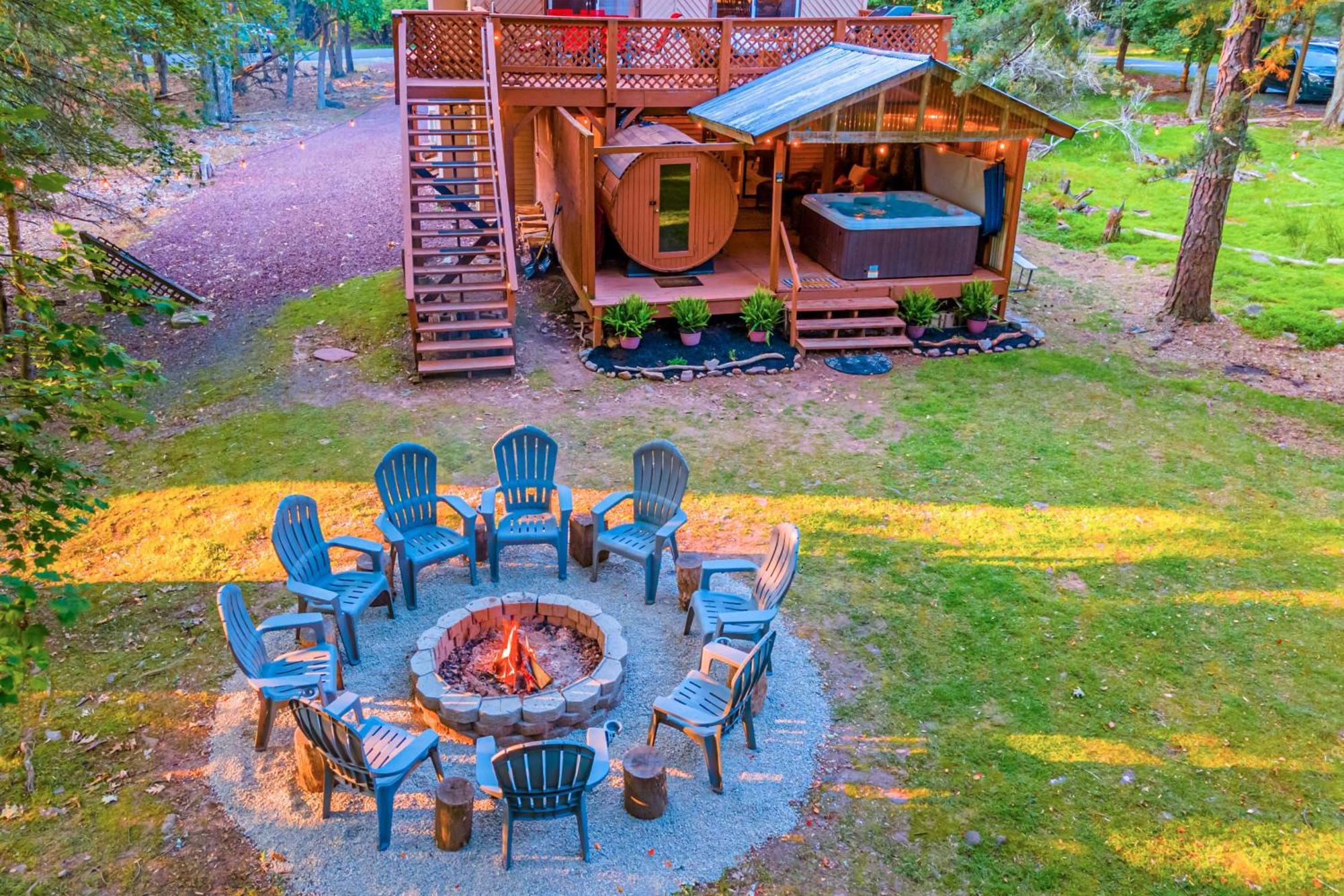 Poconos Ski Retreat With Sauna, Hot Tub, And Game Room Lake Harmony Zewnętrze zdjęcie