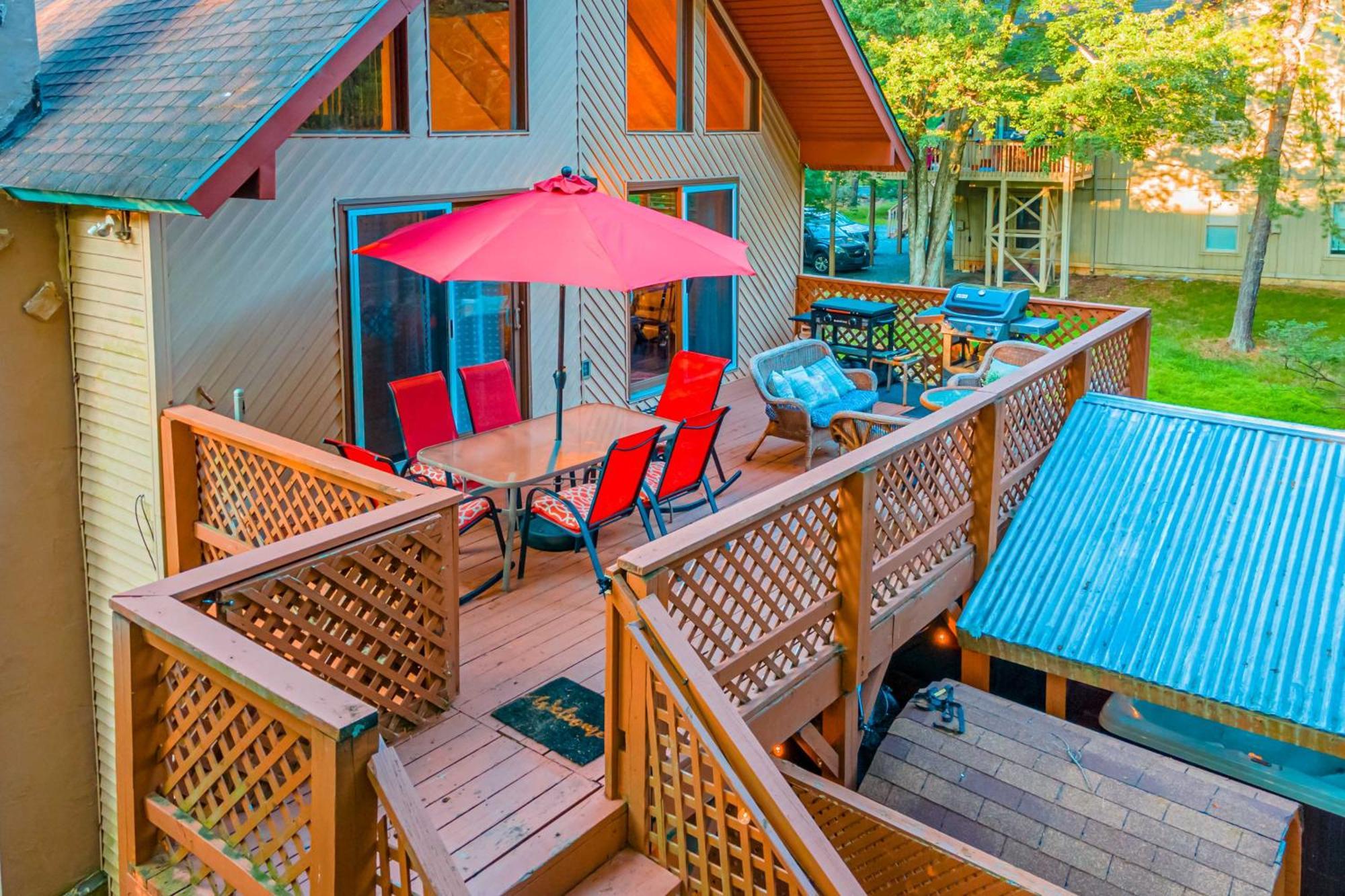 Poconos Ski Retreat With Sauna, Hot Tub, And Game Room Lake Harmony Zewnętrze zdjęcie