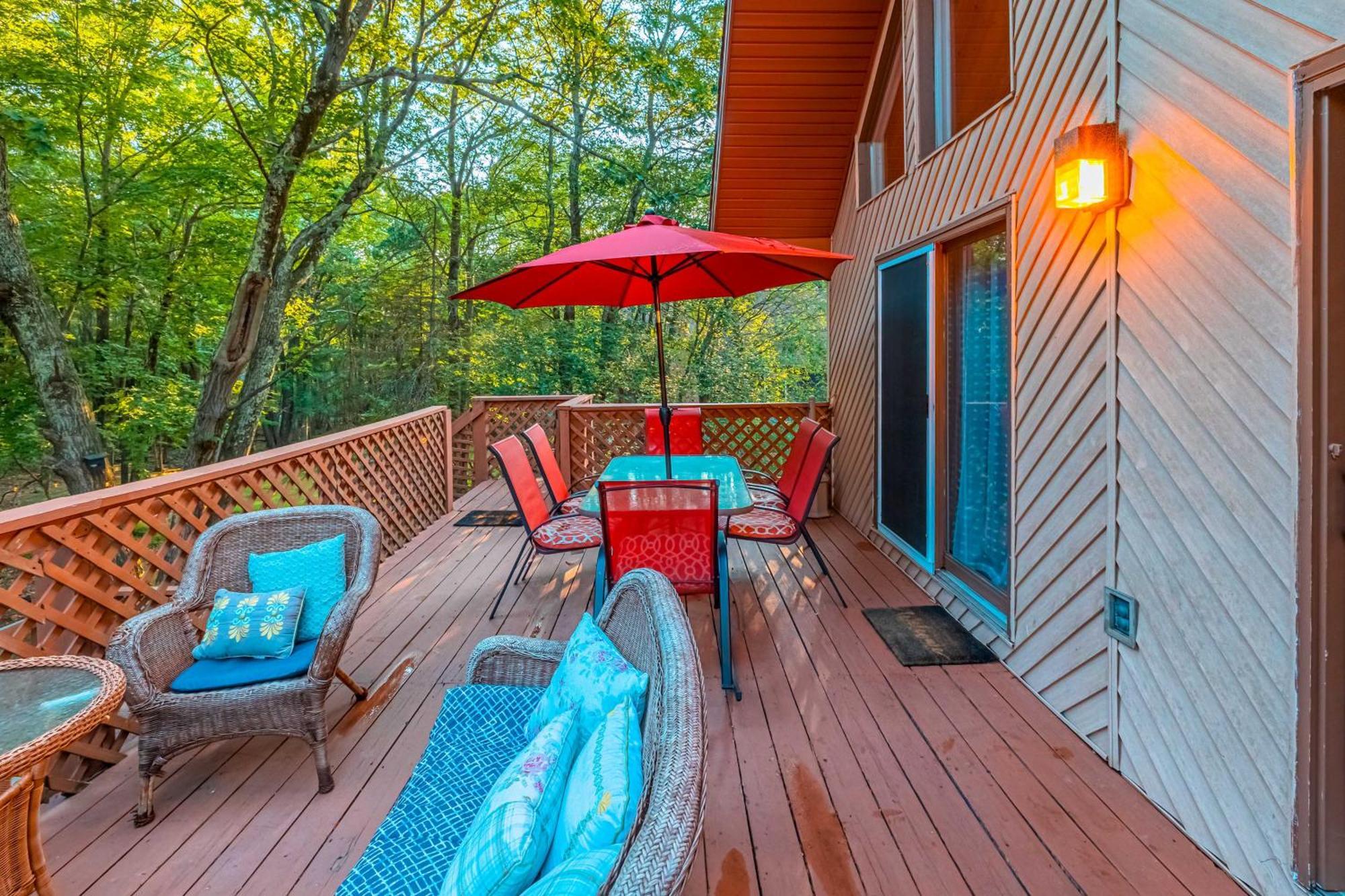 Poconos Ski Retreat With Sauna, Hot Tub, And Game Room Lake Harmony Zewnętrze zdjęcie