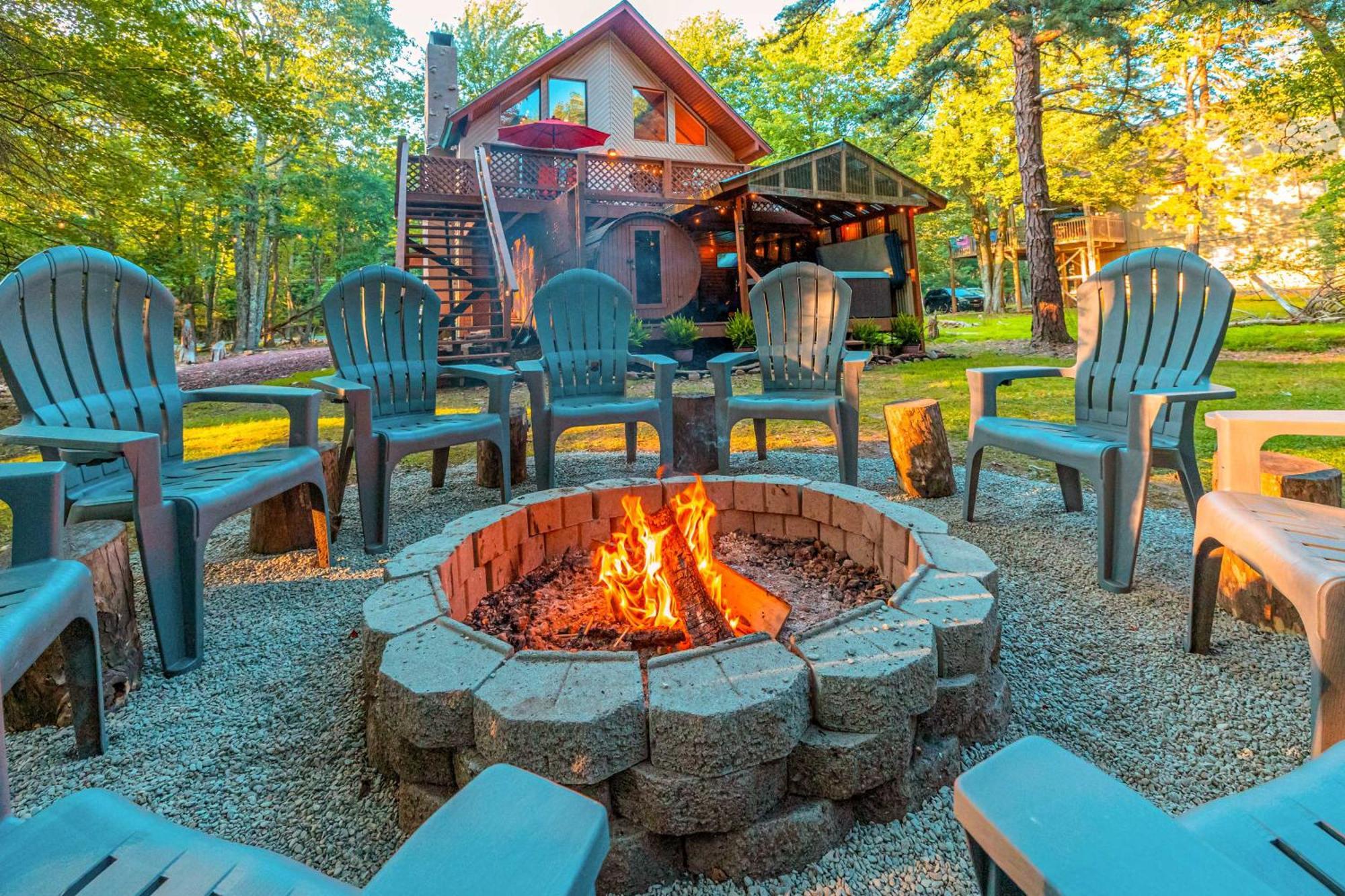Poconos Ski Retreat With Sauna, Hot Tub, And Game Room Lake Harmony Zewnętrze zdjęcie