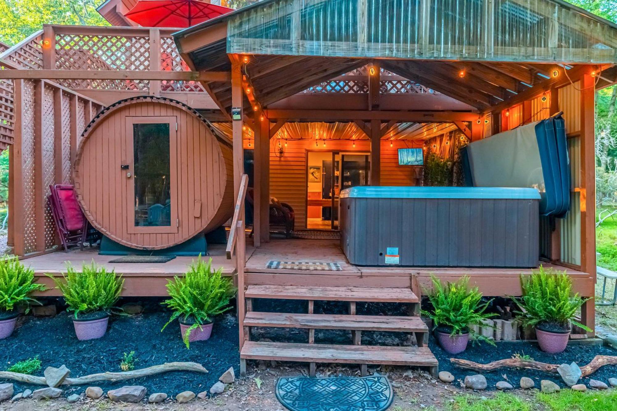 Poconos Ski Retreat With Sauna, Hot Tub, And Game Room Lake Harmony Zewnętrze zdjęcie