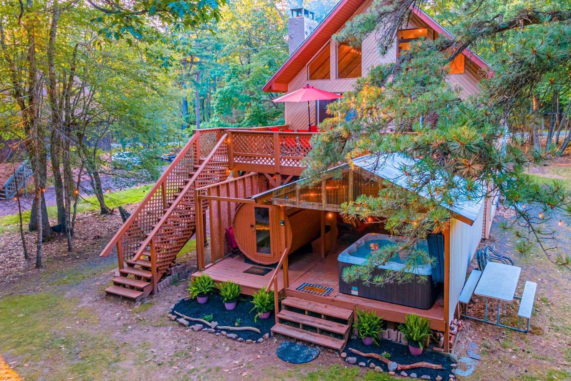 Poconos Ski Retreat With Sauna, Hot Tub, And Game Room Lake Harmony Zewnętrze zdjęcie