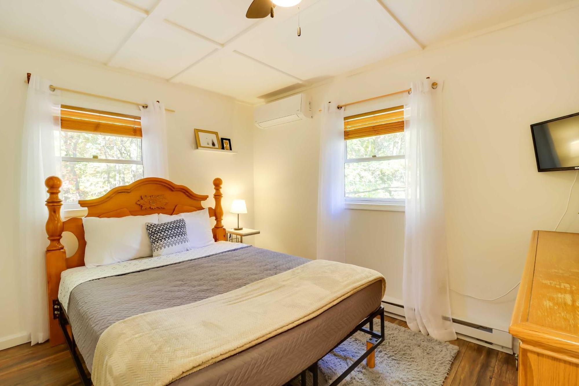 Poconos Ski Retreat With Sauna, Hot Tub, And Game Room Lake Harmony Zewnętrze zdjęcie