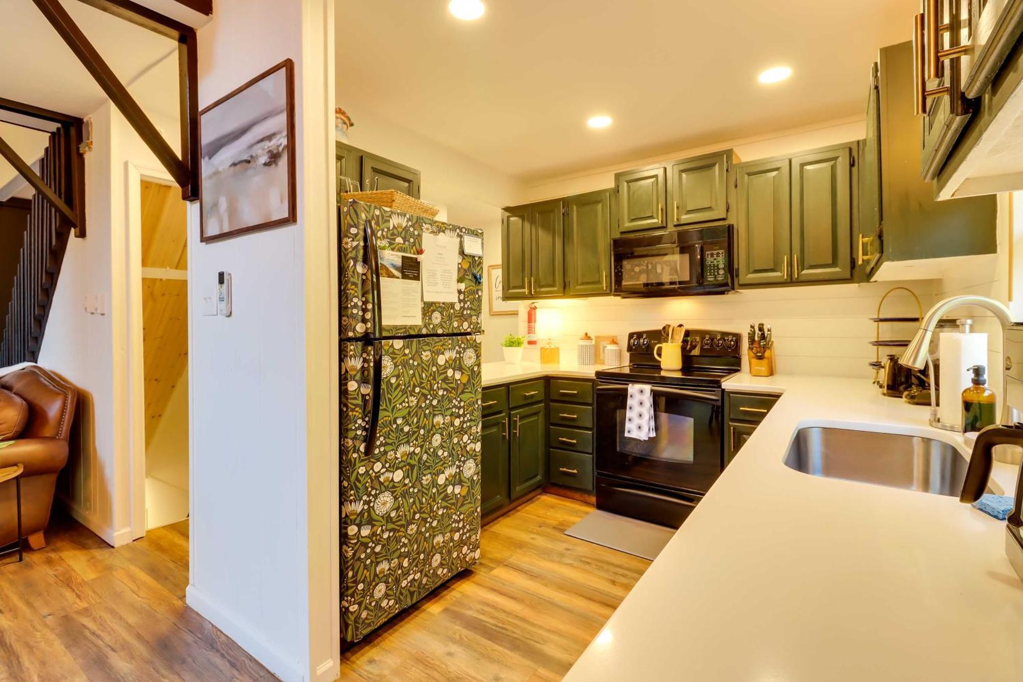 Poconos Ski Retreat With Sauna, Hot Tub, And Game Room Lake Harmony Zewnętrze zdjęcie