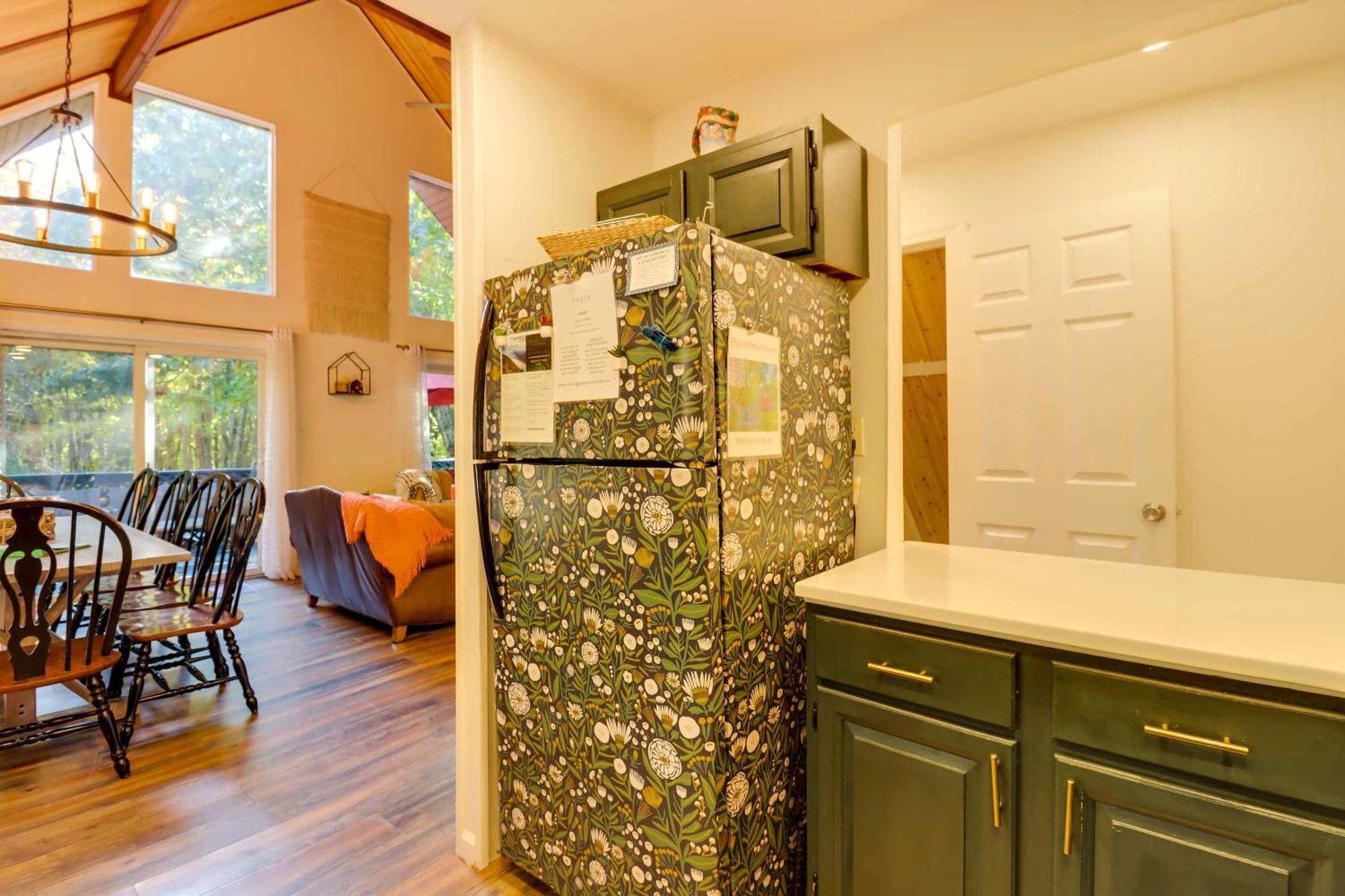 Poconos Ski Retreat With Sauna, Hot Tub, And Game Room Lake Harmony Zewnętrze zdjęcie