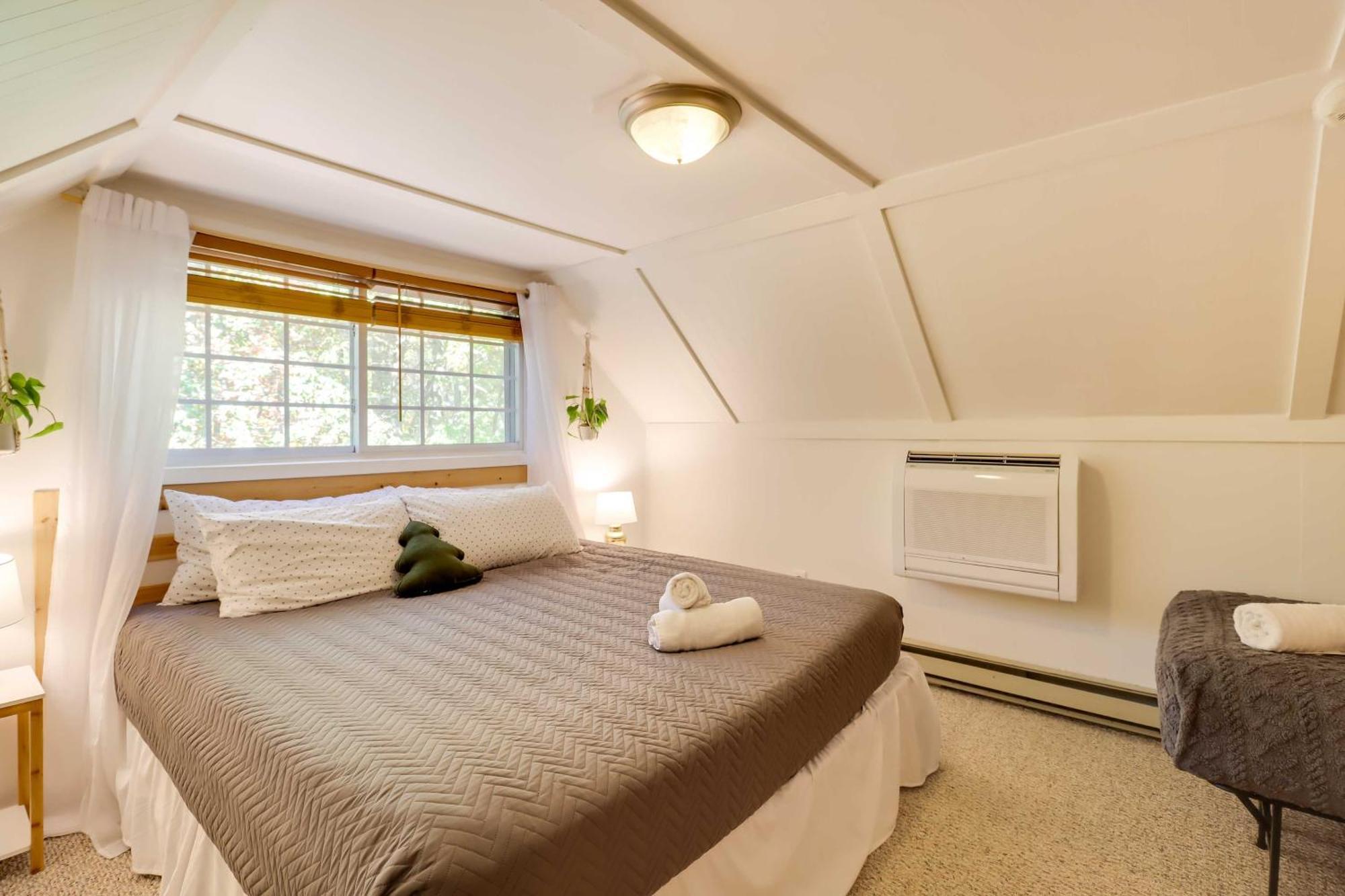Poconos Ski Retreat With Sauna, Hot Tub, And Game Room Lake Harmony Zewnętrze zdjęcie