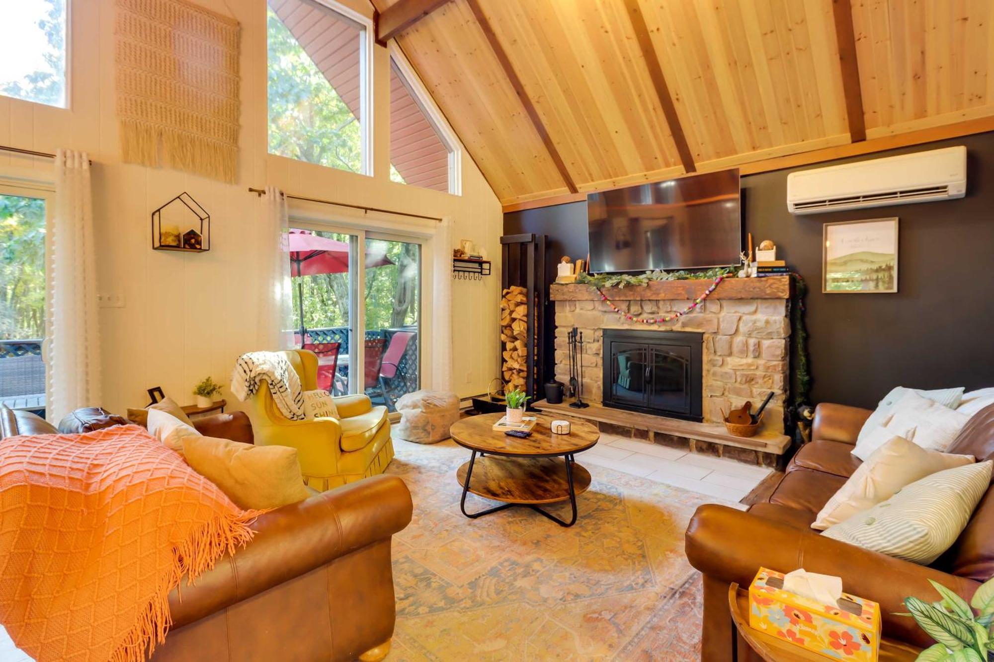 Poconos Ski Retreat With Sauna, Hot Tub, And Game Room Lake Harmony Zewnętrze zdjęcie