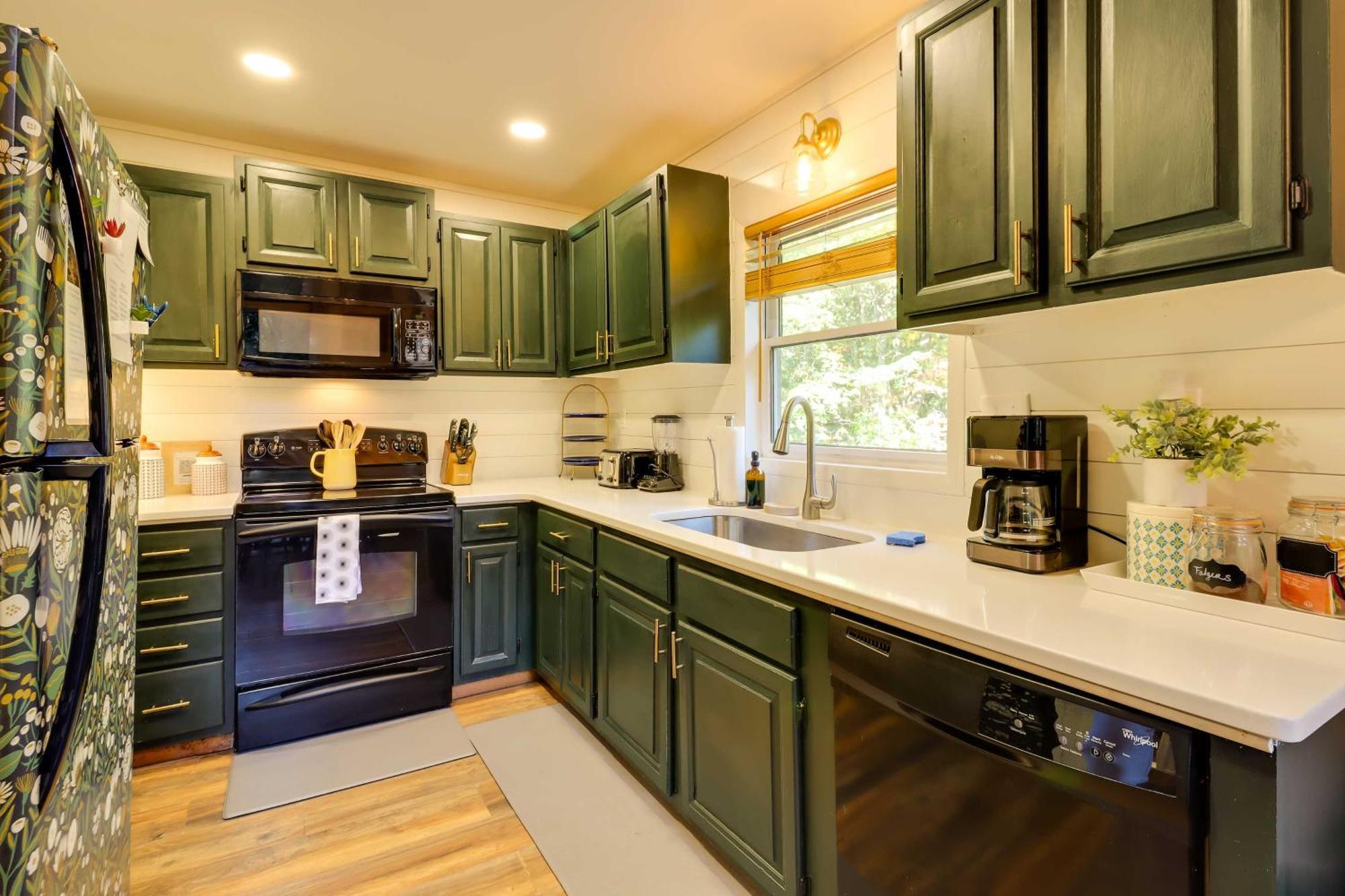 Poconos Ski Retreat With Sauna, Hot Tub, And Game Room Lake Harmony Zewnętrze zdjęcie